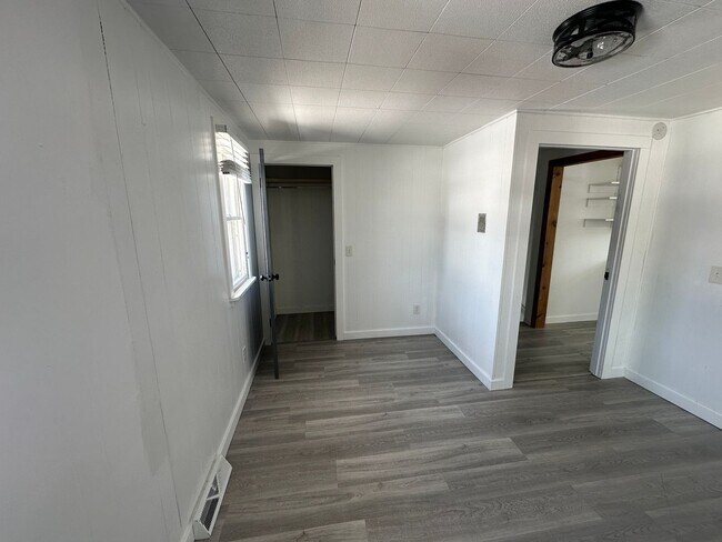 Building Photo - 5836 East Ln