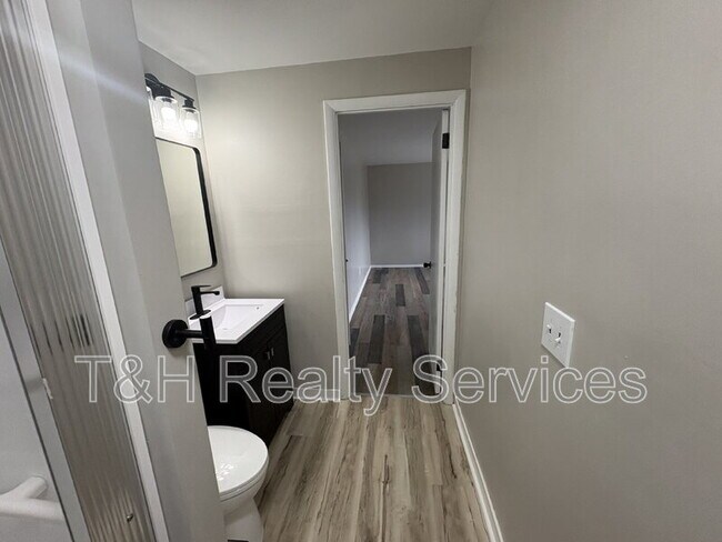 Building Photo - 10129 Lawnhaven Ct