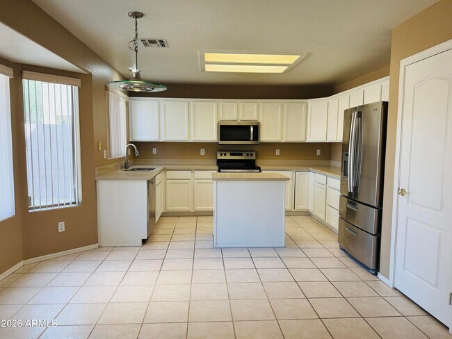 Building Photo - 6652 W Rose Garden Ln