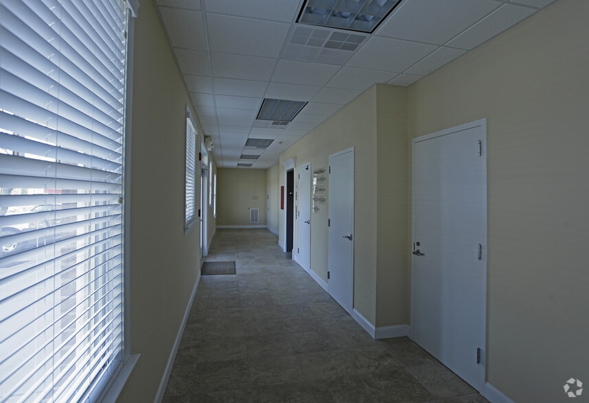 Lobby Photo - The Commons at City Center