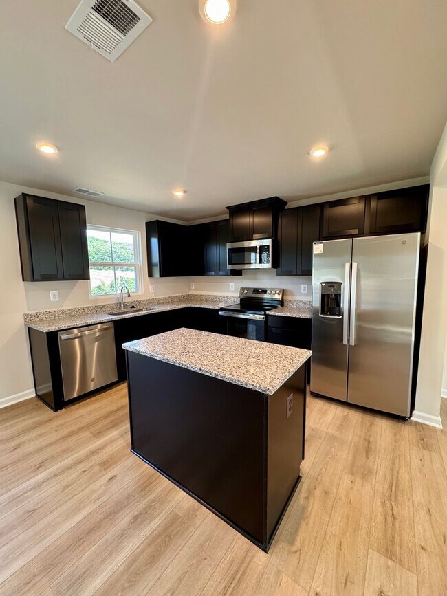 Building Photo - 2905 Orchard Ridge Lane