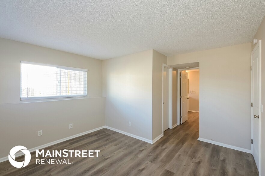 Building Photo - 4214 S Halifax Way