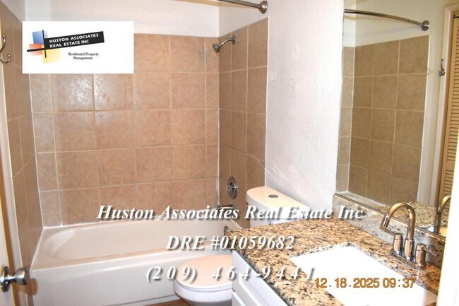 Building Photo - 1134 Porter Ave