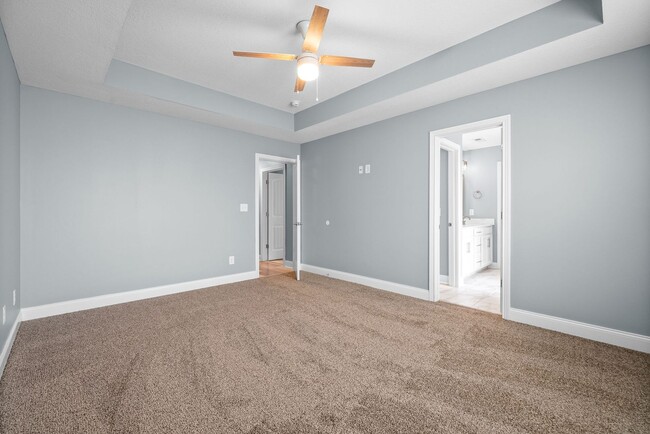 Building Photo - Pet Friendly Three Bedroom with Bonus!