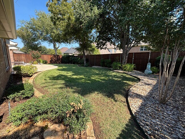 Building Photo - Great Flower Mound Location!