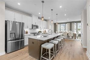 Building Photo - 231 Yellowwood Ct