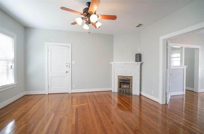 Building Photo - 1603 Oakdale St