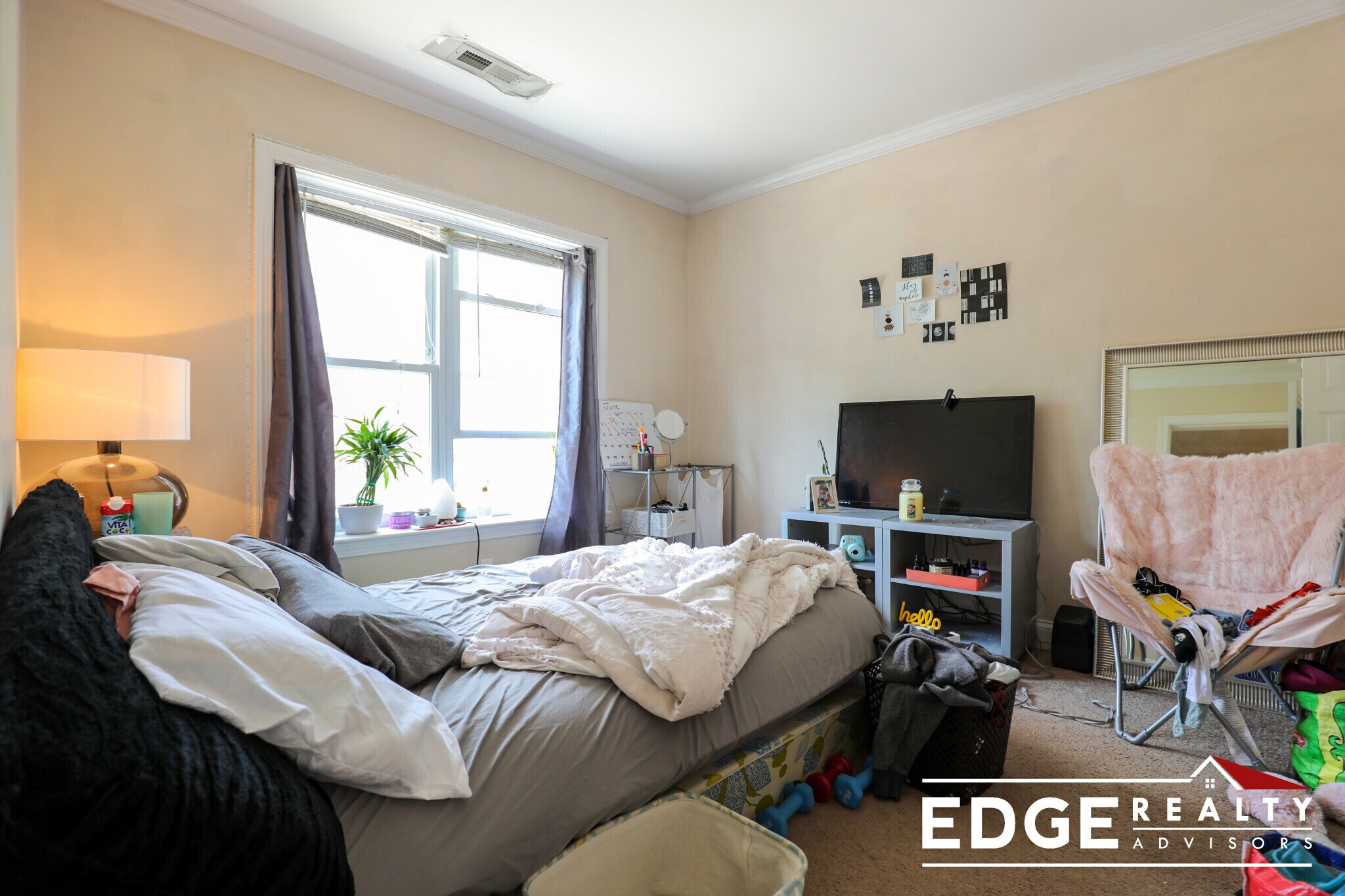 Building Photo - 168 Newton St