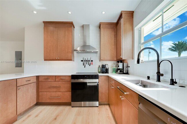 Building Photo - 6356 SW 14th St