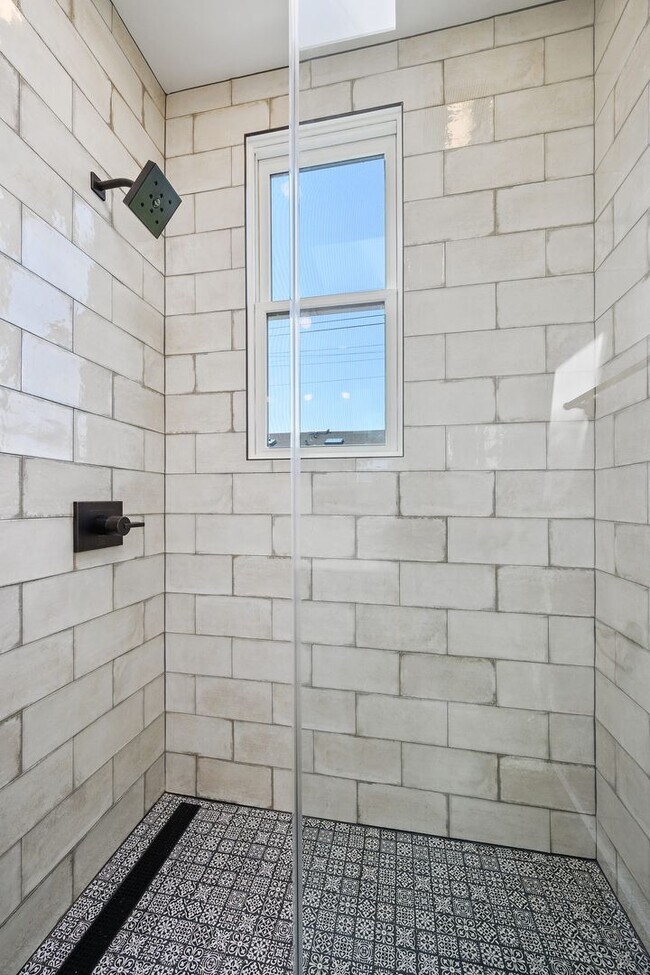 Building Photo - 2734 20th St