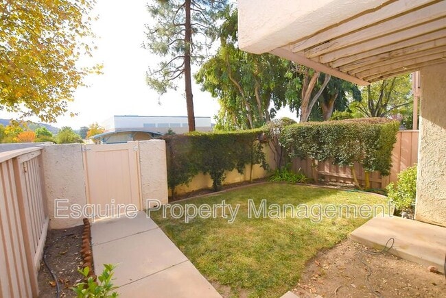 Building Photo - 2032 Birchdale Ct
