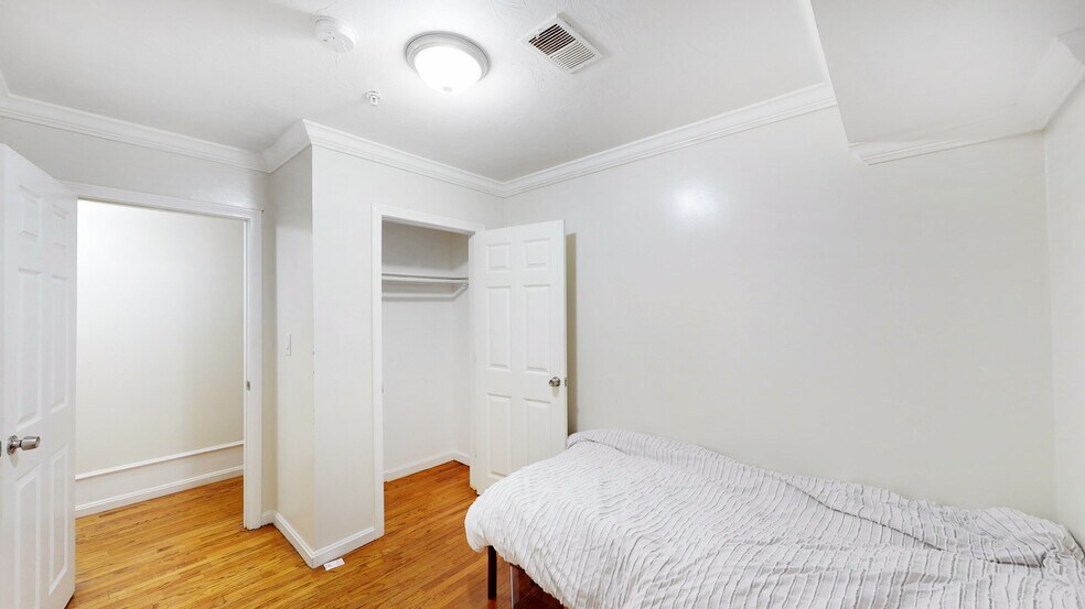 Building Photo - 712 Shawmut Ave