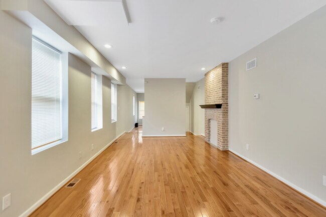 Living Room - 2313 E Fayette St