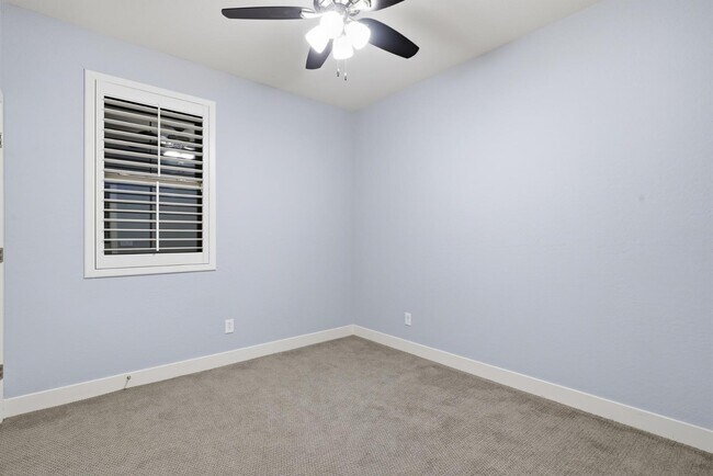 Building Photo - 23111 Via Del Oro