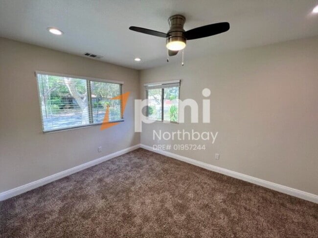 Building Photo - 709 Georgia Way