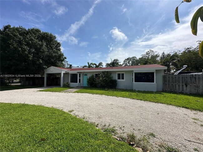 Building Photo - 801 SW 20th Ave