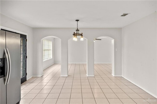 Building Photo - 4416 Thunderbird Ave