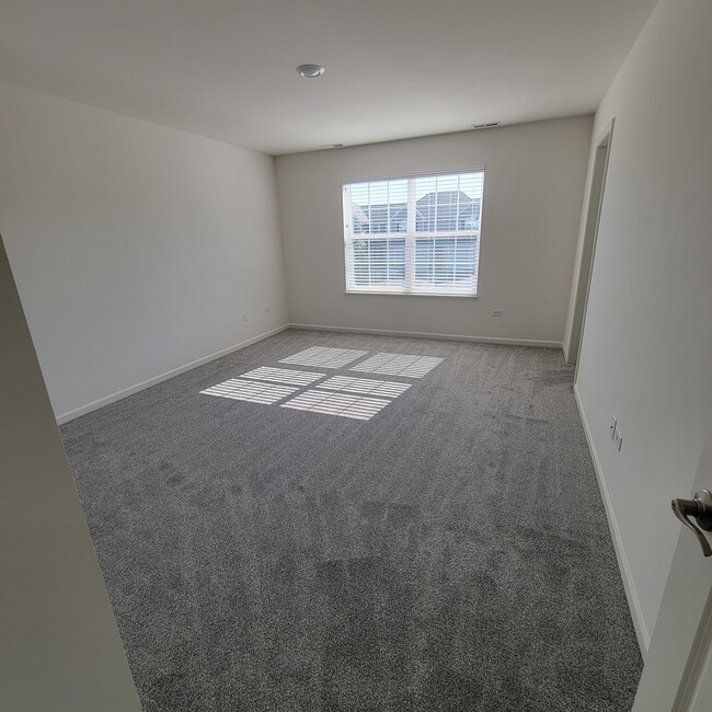 Building Photo - 15155 Quincy Cir