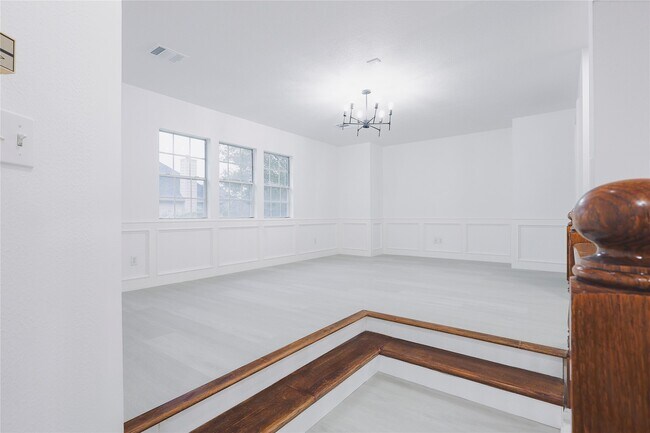 Building Photo - 17527 Sandy Cliffs Dr