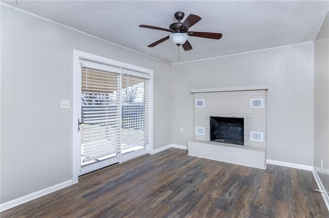 Building Photo - 1208 NE 3rd St