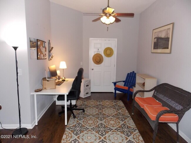 Building Photo - 7039 Deer Lodge Cir