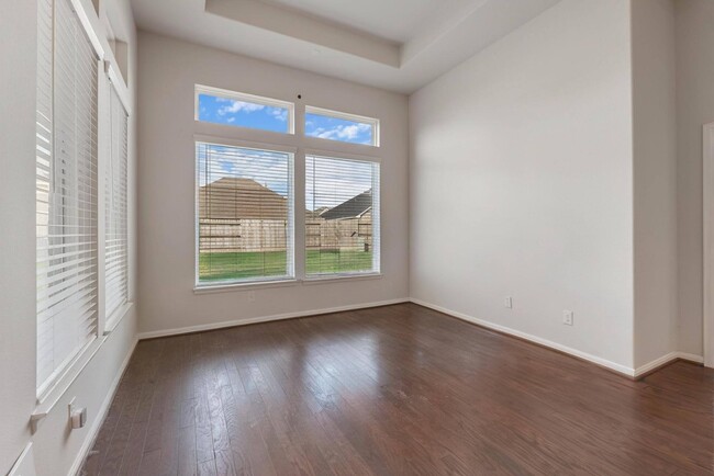 Building Photo - 14018 Lago Crk Ct