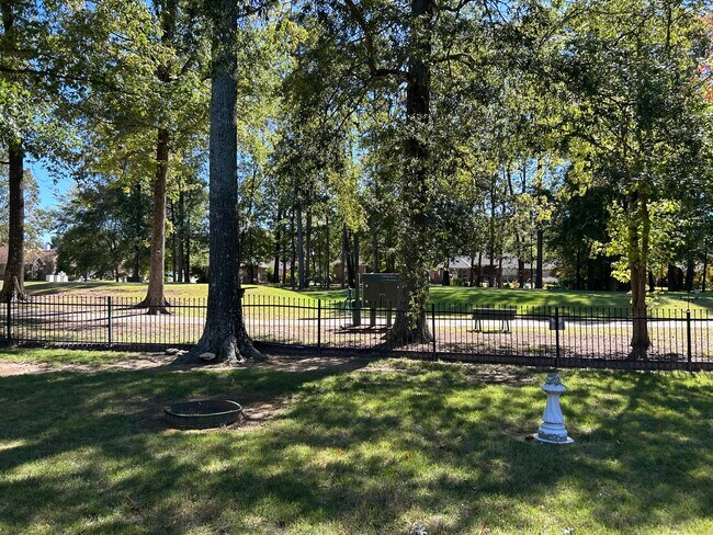 Building Photo - 101 Nemours Ct