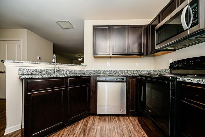 Building Photo - 2415 Marlin Dr