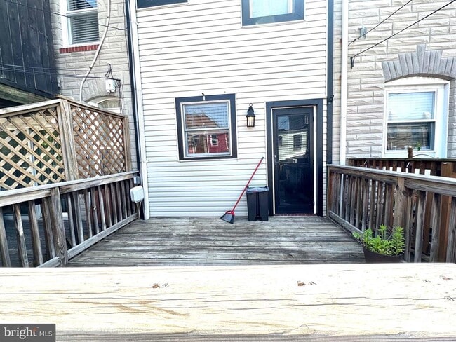 Building Photo - 608 S Belnord Ave