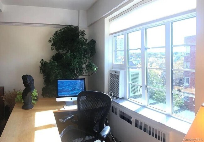 Building Photo - 118 8th Ave