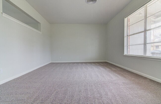 Building Photo - Windsor Park 3/2 unit TOTAL REMODEL!