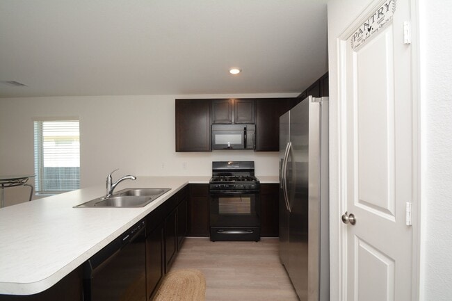 Building Photo - 379 Jewett Meadow Dr