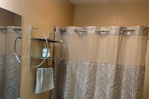 Building Photo - 6442 Vineland Ave