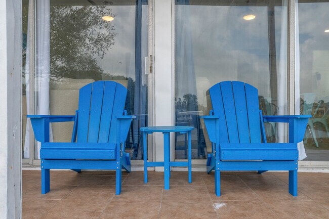 Building Photo - 4000 Gulf Terrace Dr