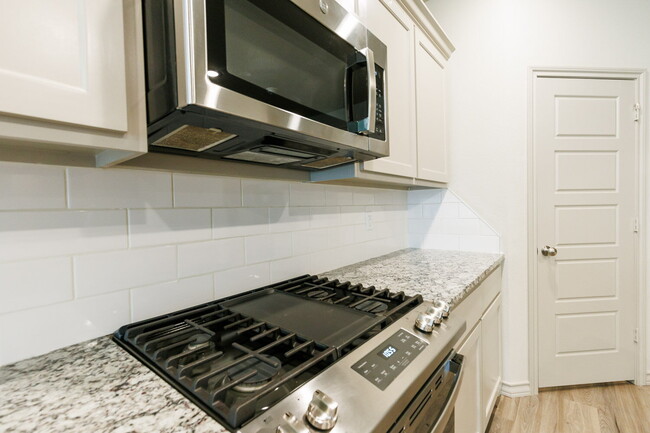 Building Photo - Wonderful 3/2 in Wolfforth!!!