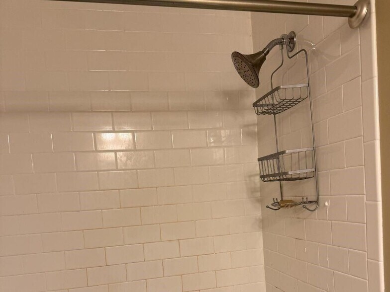 Building Photo - 1733 Ellenwood Dr NE