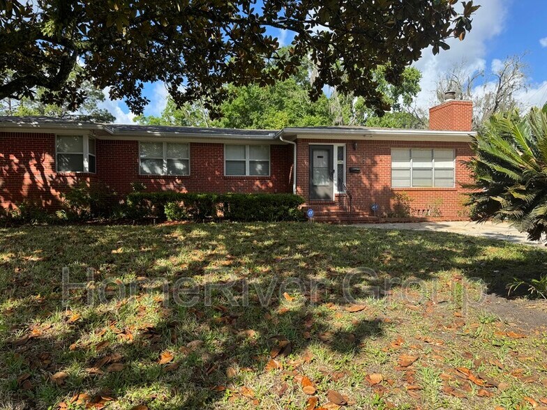 Building Photo - 2204 Tegner Dr