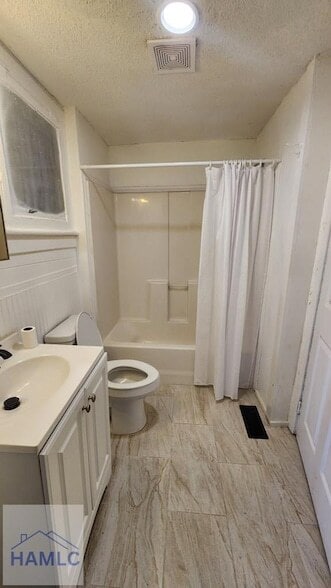 Building Photo - 826 E Duffy St