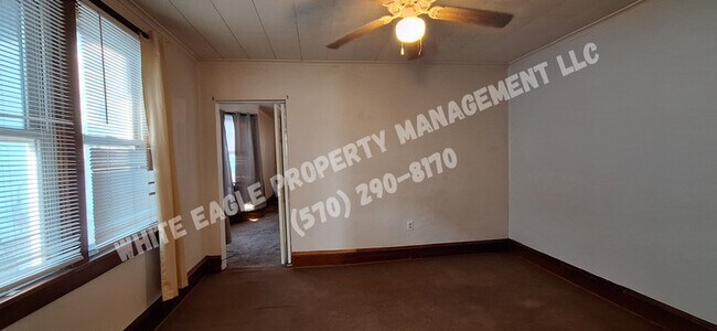 Building Photo - 315 William St