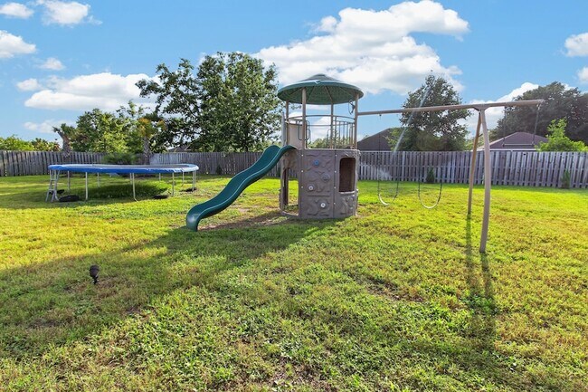 Building Photo - 5522 Frontier Dr