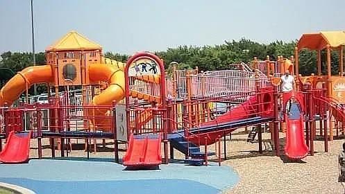 Building Photo - 100 Morel Dr