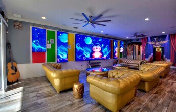 Building Photo - 4011 Oakrise Lp