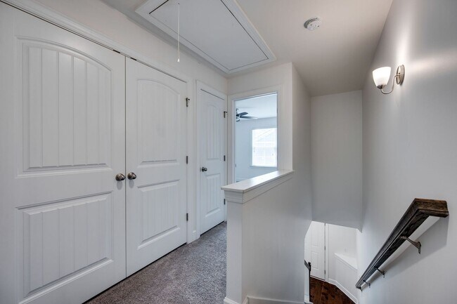 Building Photo - 1135 Lilly Valley Way