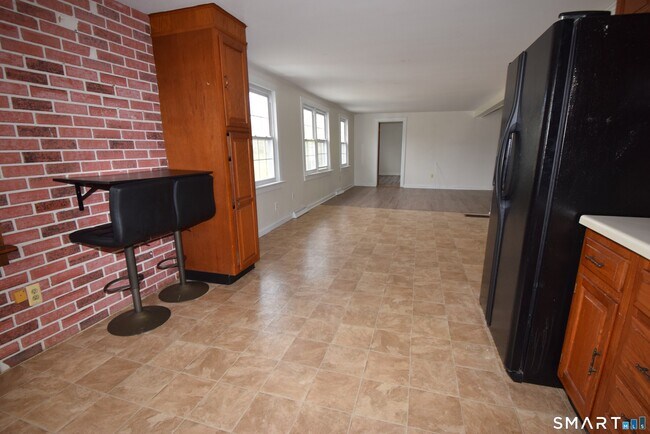 Building Photo - 1129 CT-169