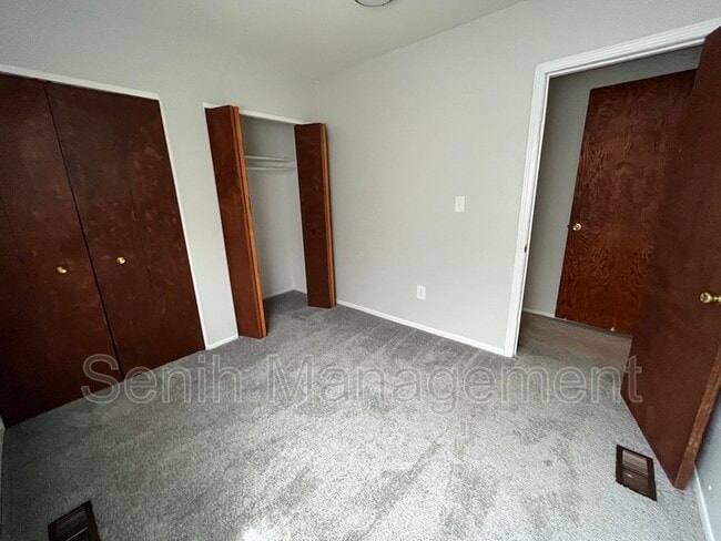 Building Photo - 3302 Greenfield Rd