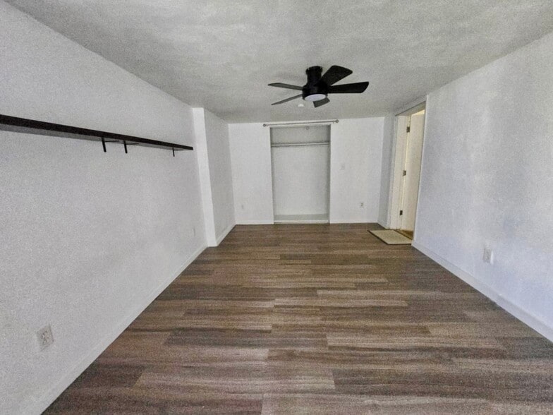 Downstairs bedroom + Closet - 2612 Louisiana Ave