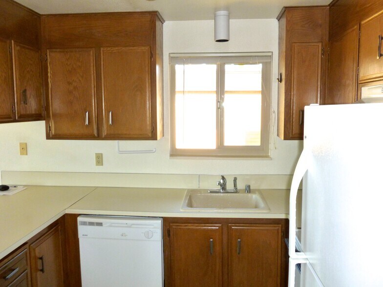 kitchen - 4511 Greenwood Ave N