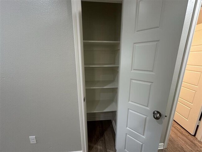 Building Photo - 103 Wade St