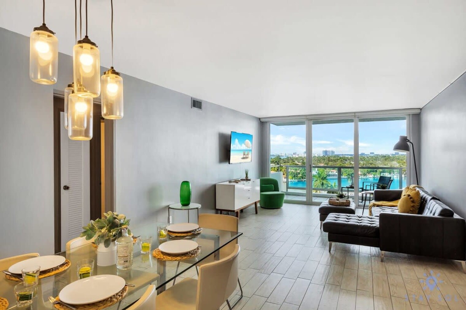 Building Photo - 5151 Collins Ave