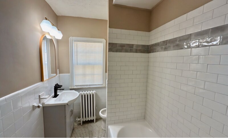 Building Photo - 18501 Newell Rd